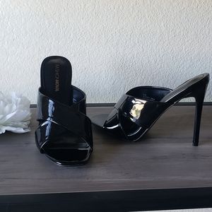 Black Heeled Sandals 🖤